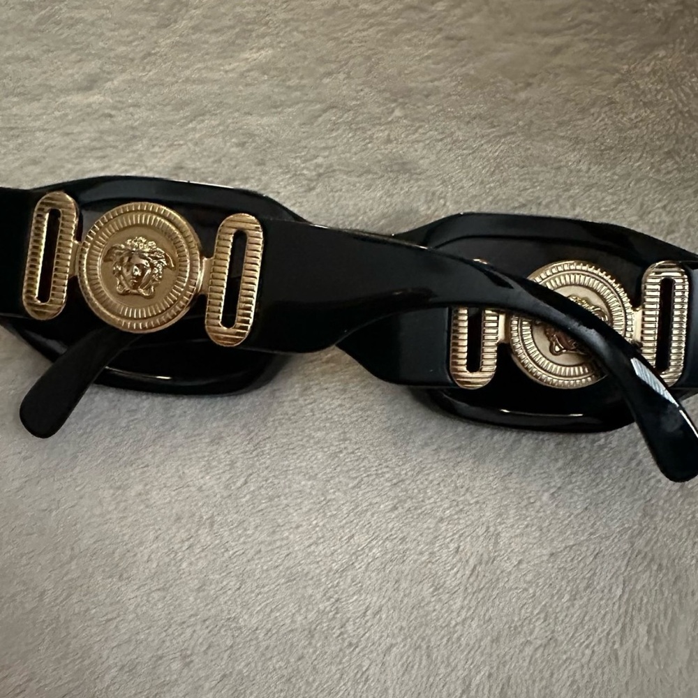 Black and Gold Women's Medusa Glasses